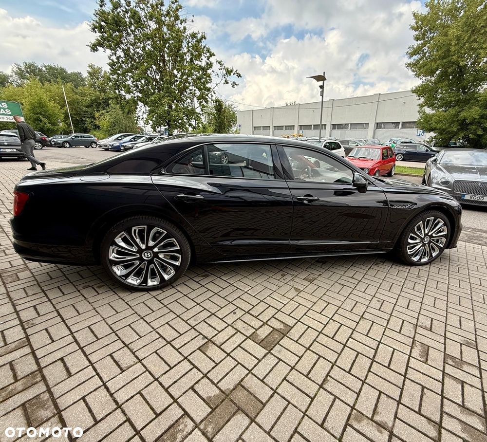 Bentley Flying Spur New V8 PHEV Mulliner - 2