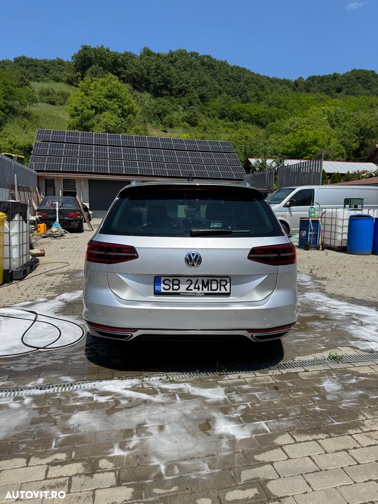 Volkswagen Passat 2.0 TDI DSG 4Motion R Executive - 3