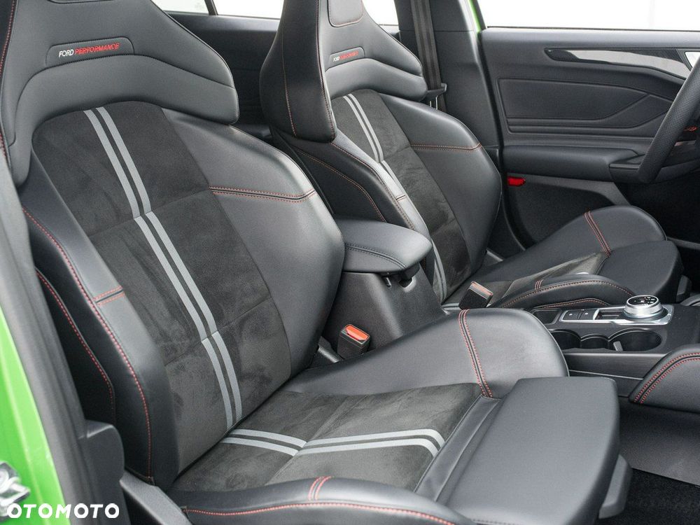 Ford Focus 2.3 EcoBoost ST X - 30