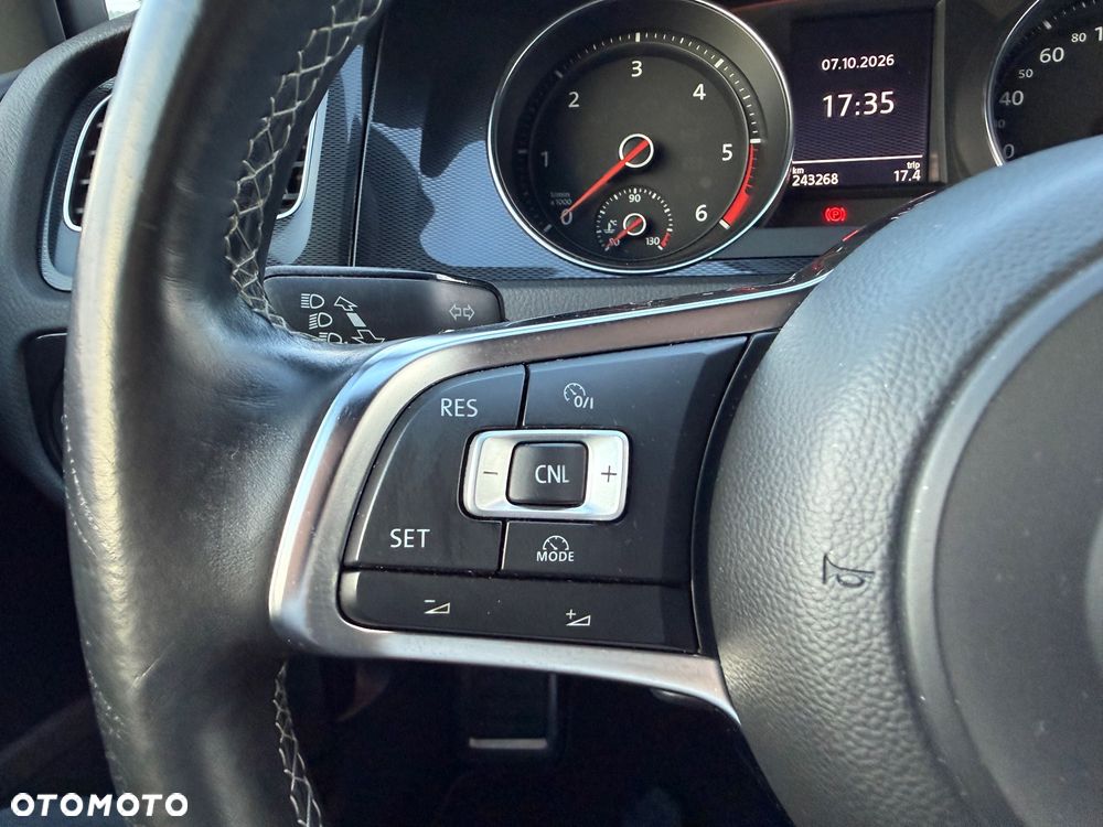 Volkswagen Golf - 17