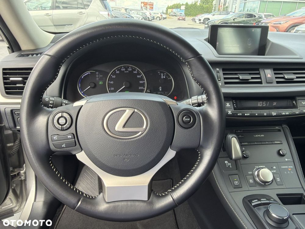 Lexus CT - 16