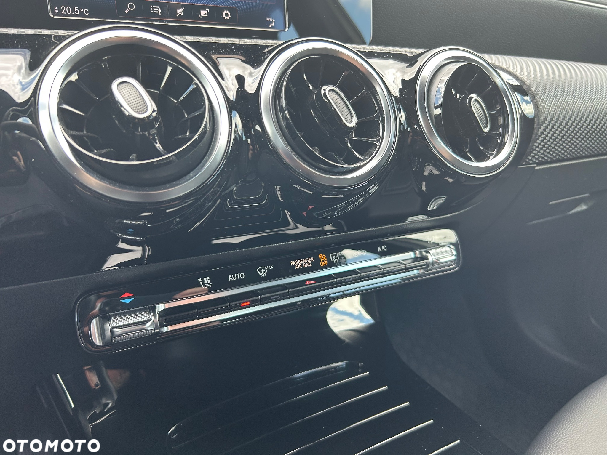 Mercedes-Benz Klasa A 180 7G-DCT - 19