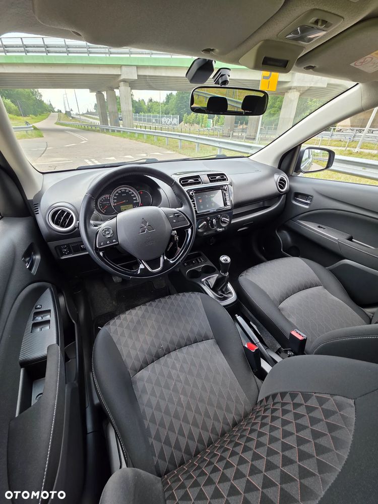 Mitsubishi Space Star AS&G 1.2 Spirit+ Black - 12