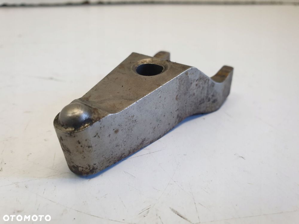 Volvo S60 II 1.6 D D2 D4162T MOCOWANIE WTRYSKU ŁAPA łapka - 3