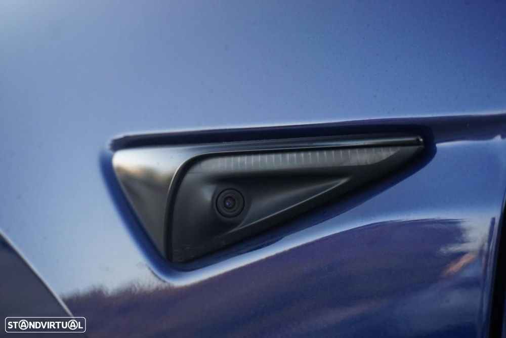 Tesla Model Y Long Range Dual Motor AWD - 12