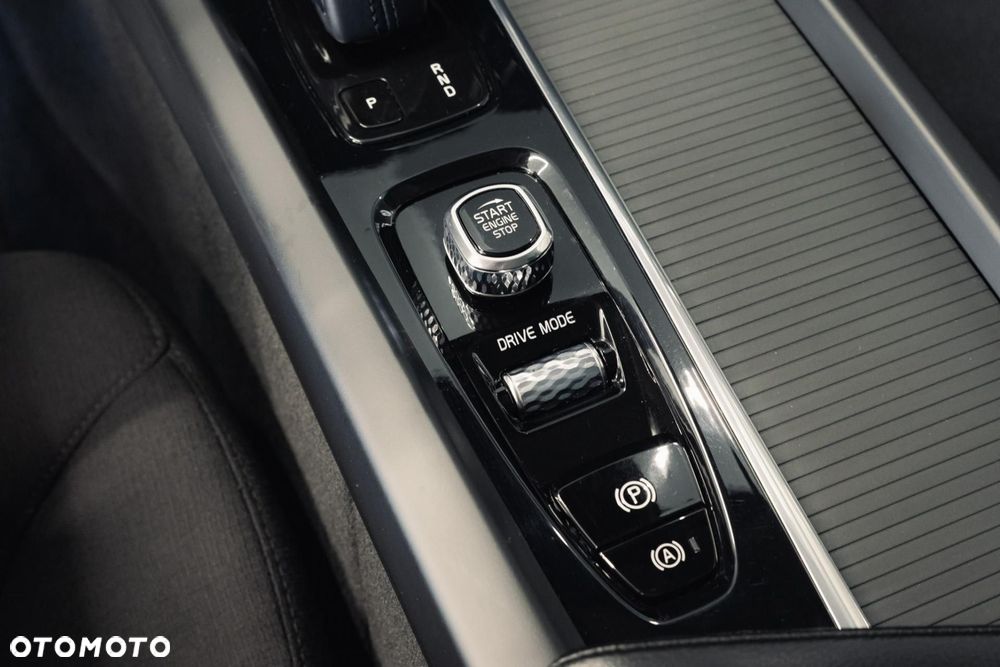 Volvo V60 B4 D Momentum Pro - 25