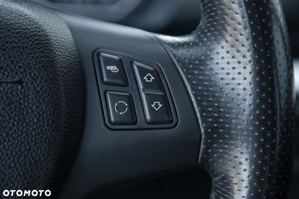 BMW Seria 1 130i - 23