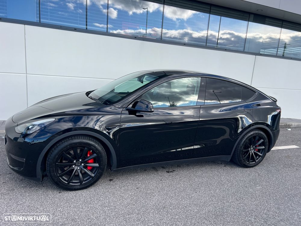 Tesla Model Y Performance Dual Motor AWD - 8