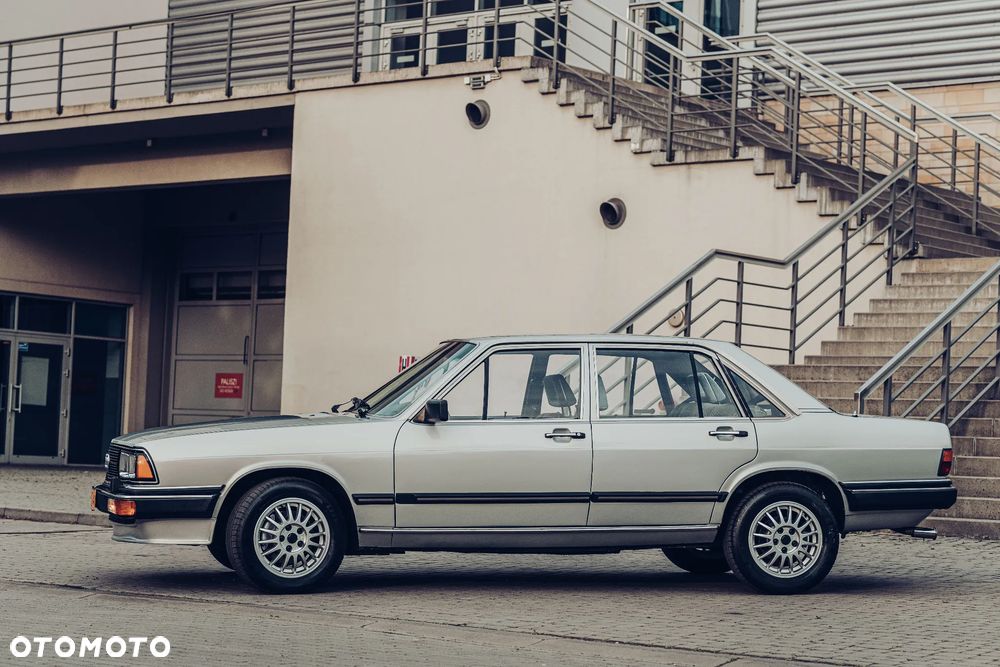 Audi 200 - 14