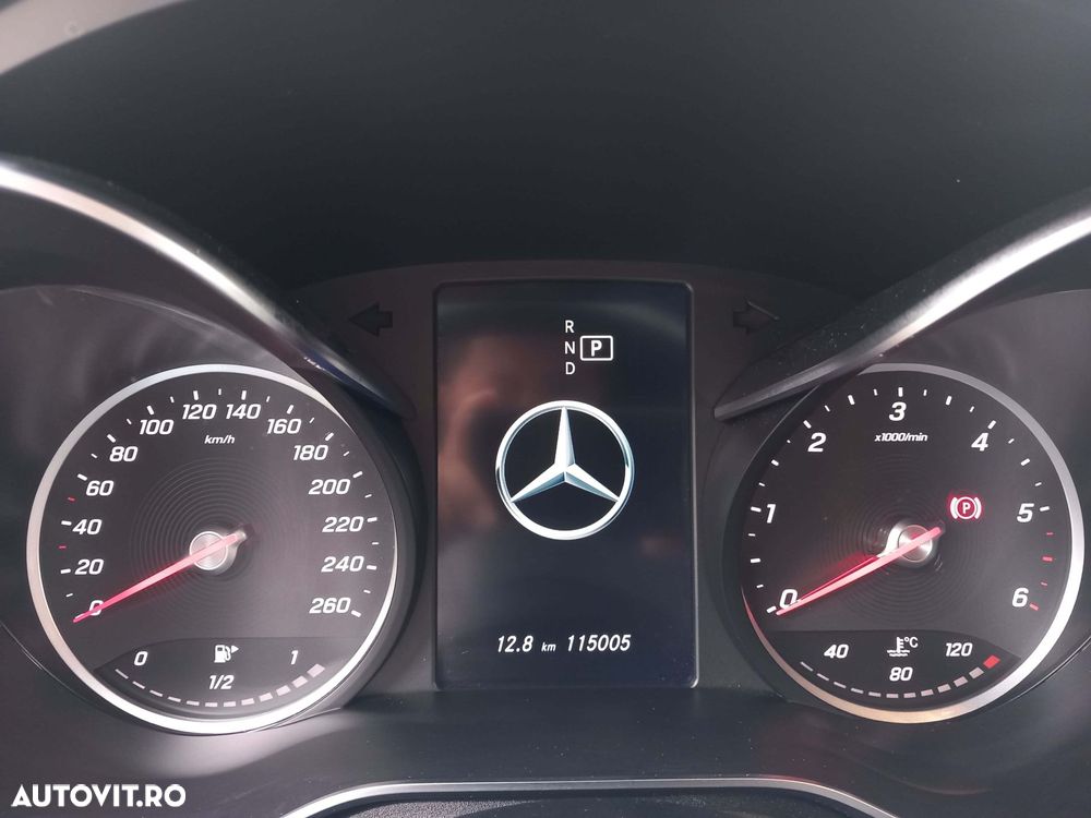 Mercedes-Benz GLC 300 d 4MATIC - 12