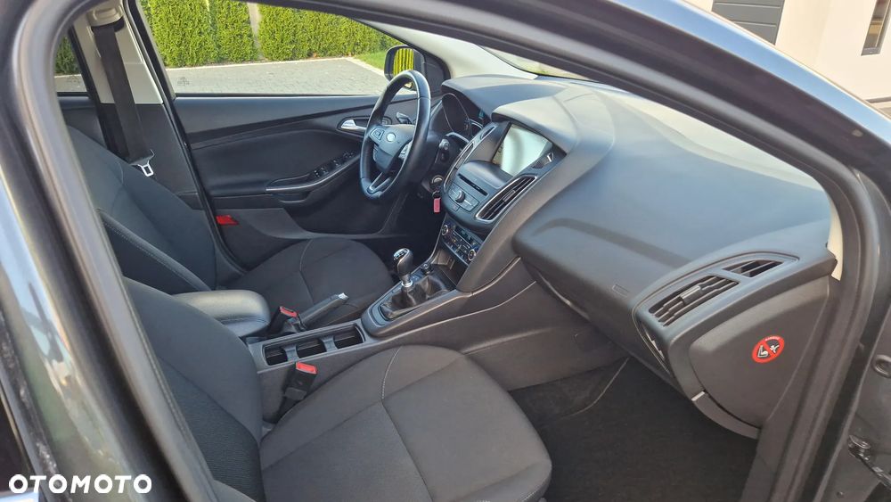 Ford Focus Turnier 1.5 EcoBlue Start-Stopp-System TITANIUM DESIGN - 18