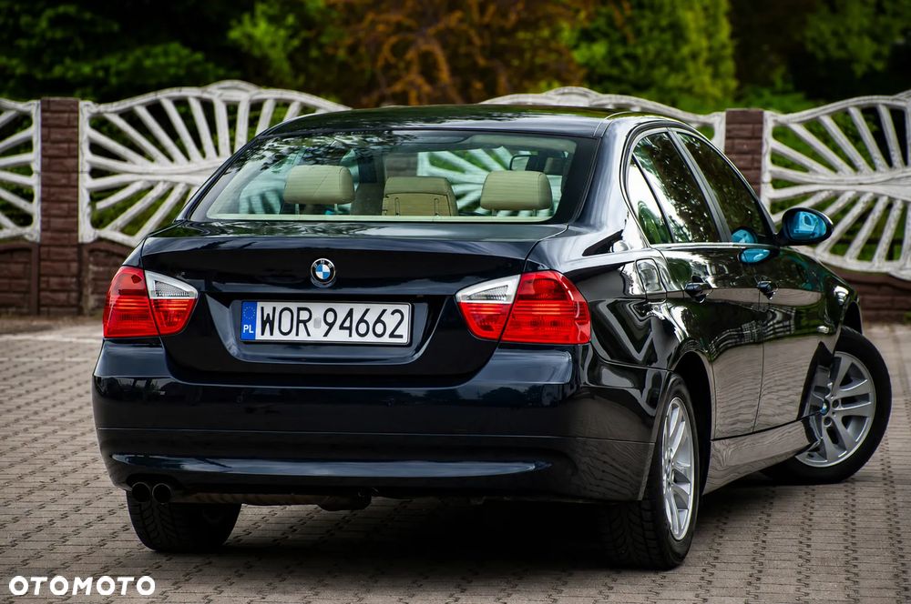 BMW Seria 3 325i - 4