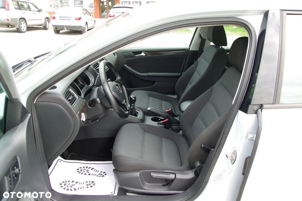 Volkswagen Jetta 2.0 TDI DPF BMT Trendline - 21