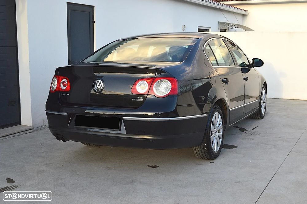 VW Passat 2.0 TDI Trendline BlueMotion - 2