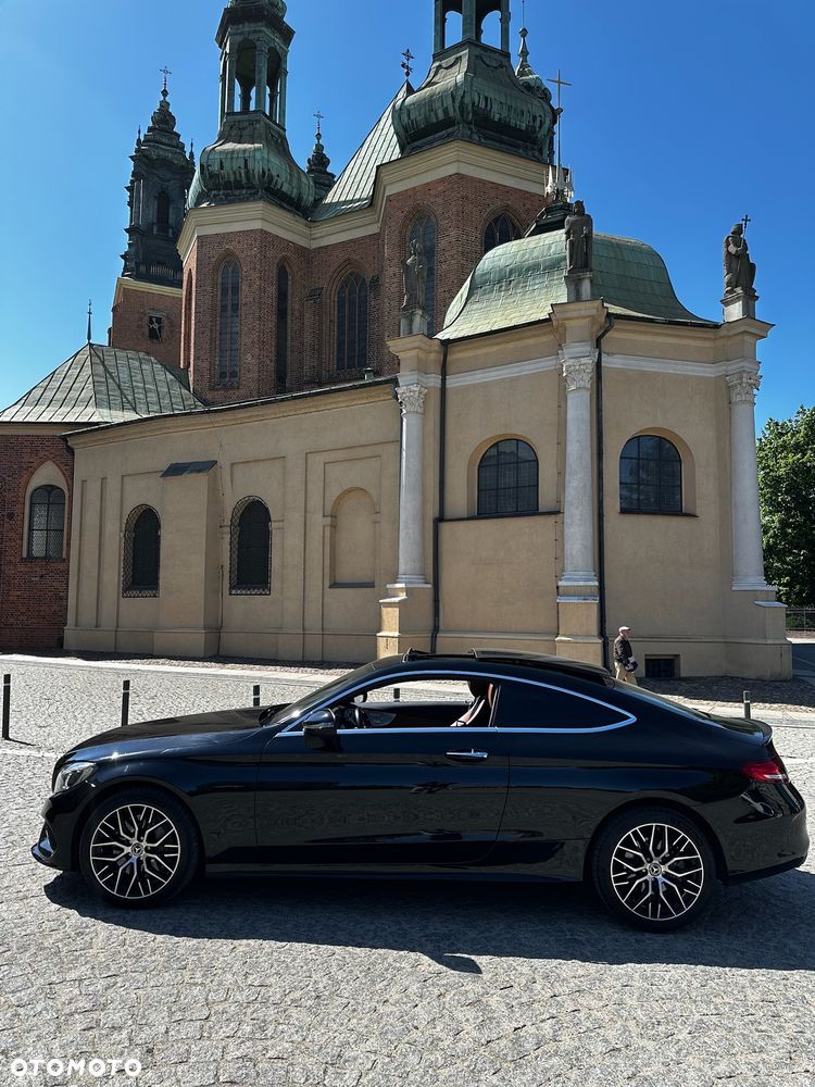 Mercedes-Benz Klasa C 300 9G-TRONIC - 22
