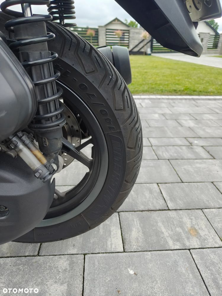 Yamaha X-max - 9