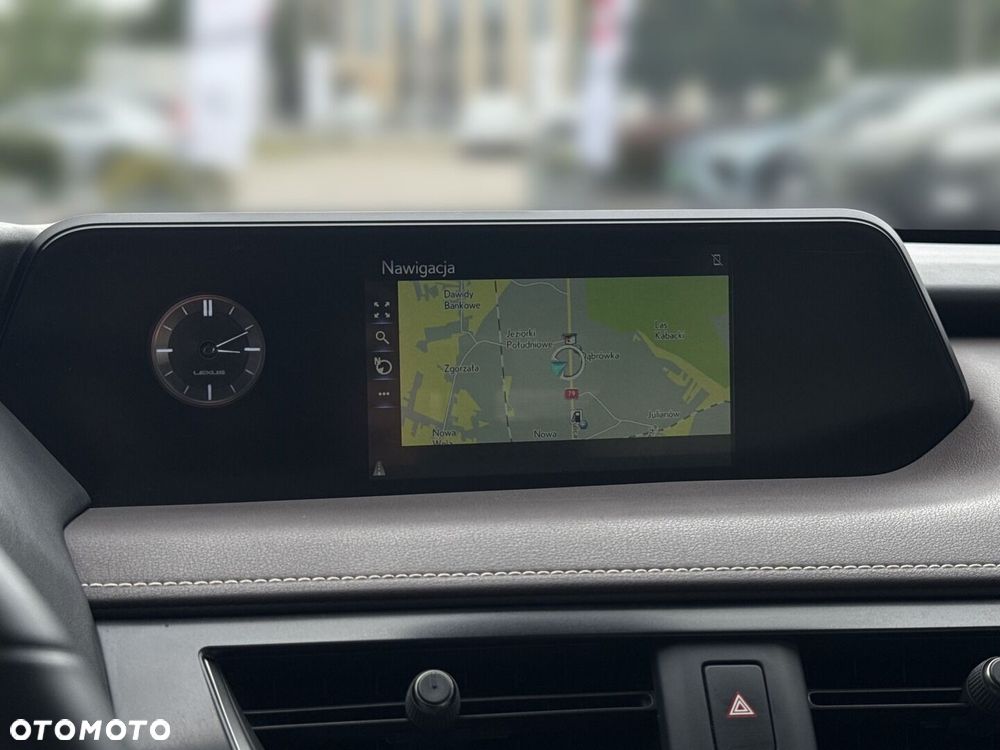 Lexus UX - 15