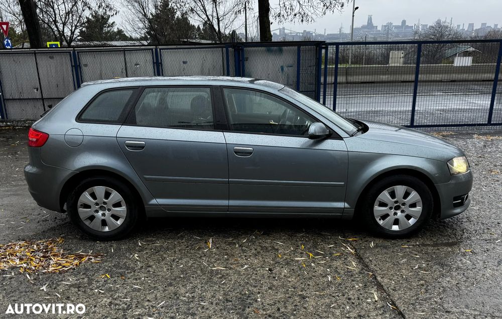 Audi A3 Sportback 1.6 TDI Ambiente - 5
