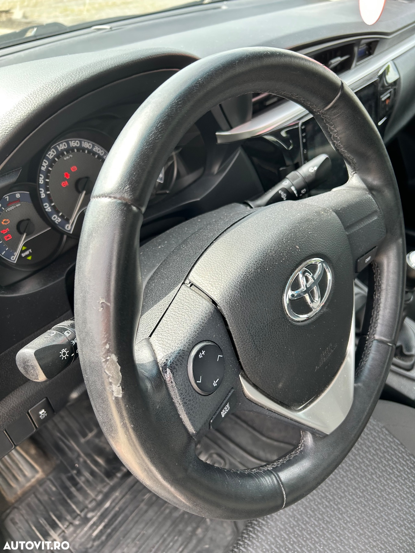 Toyota Corolla 1.6 Luna - 10