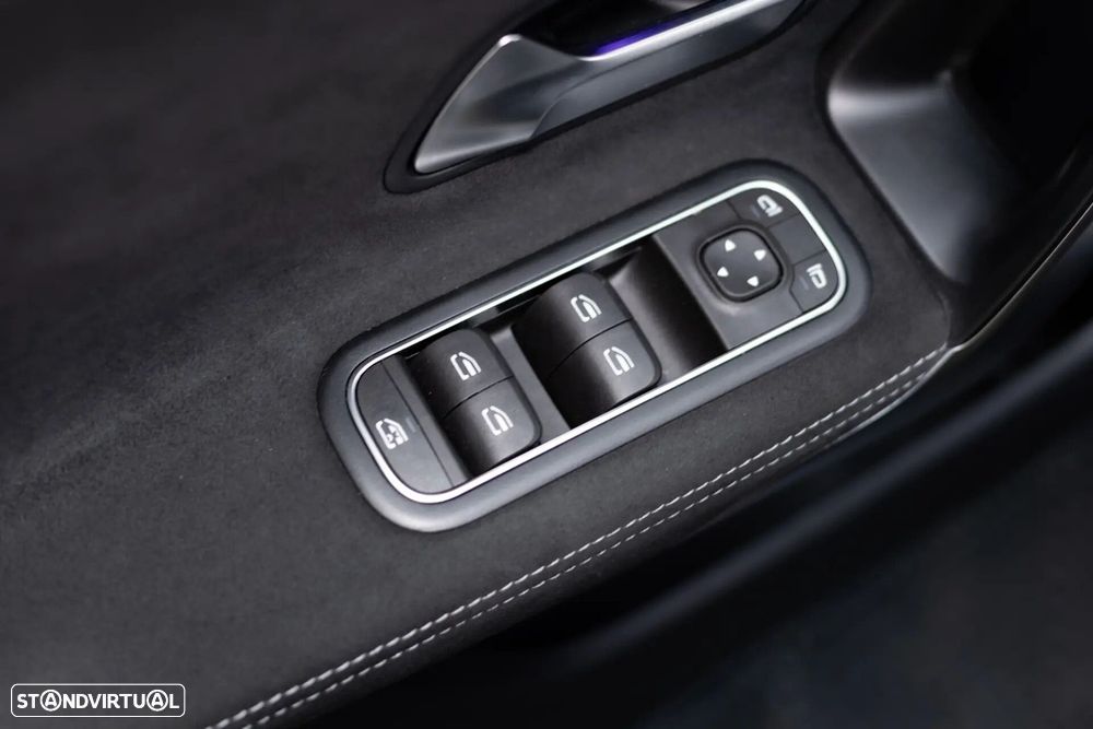 Mercedes-Benz CLA 250 e Shooting Brake AMG Line - 36