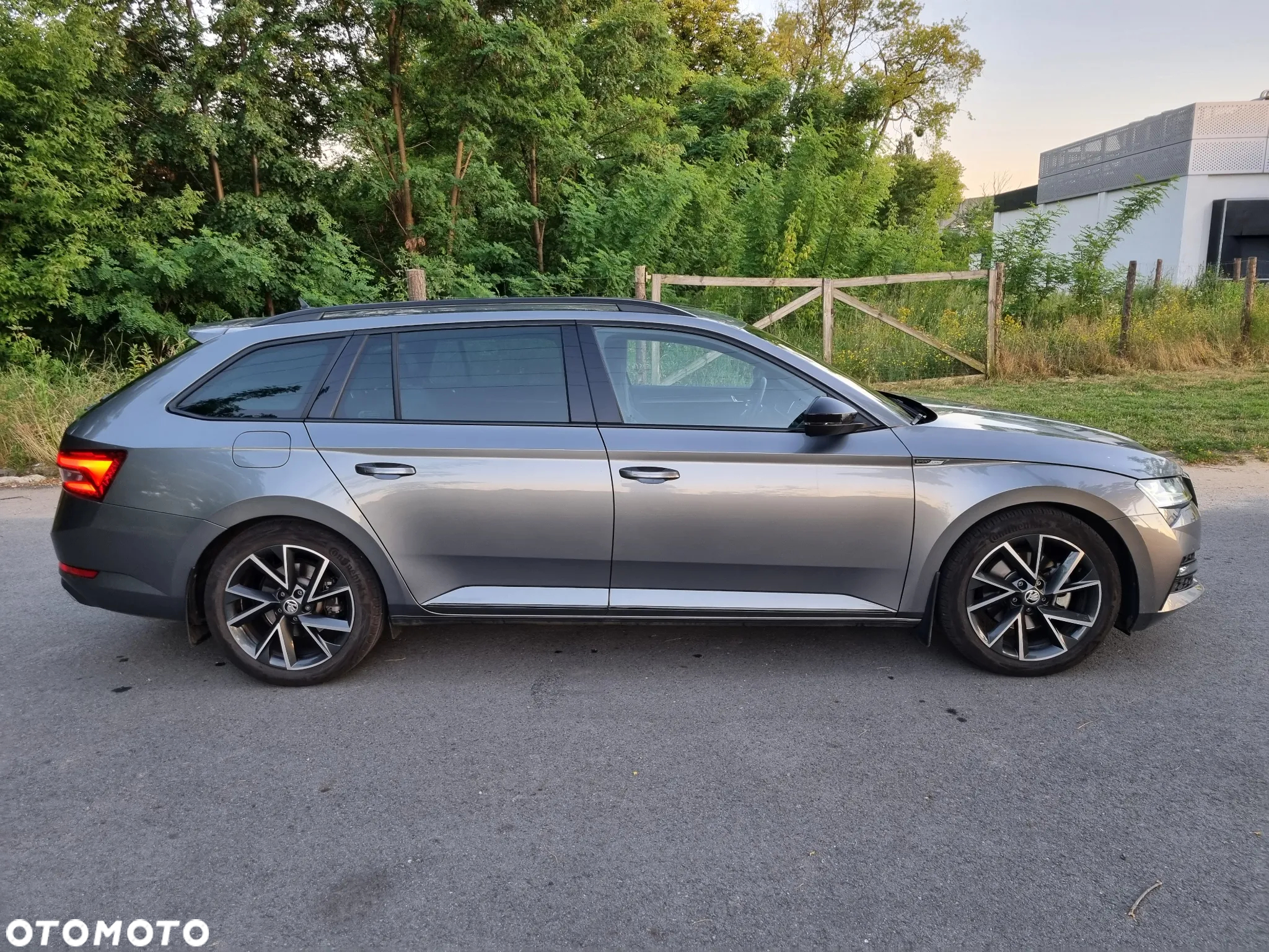 Skoda Superb 2.0 TSI Sportline DSG - 8