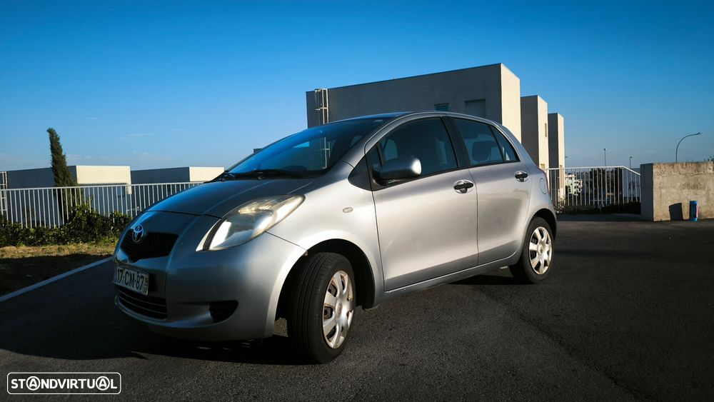 Toyota Yaris 1.0 VVT-i - 1
