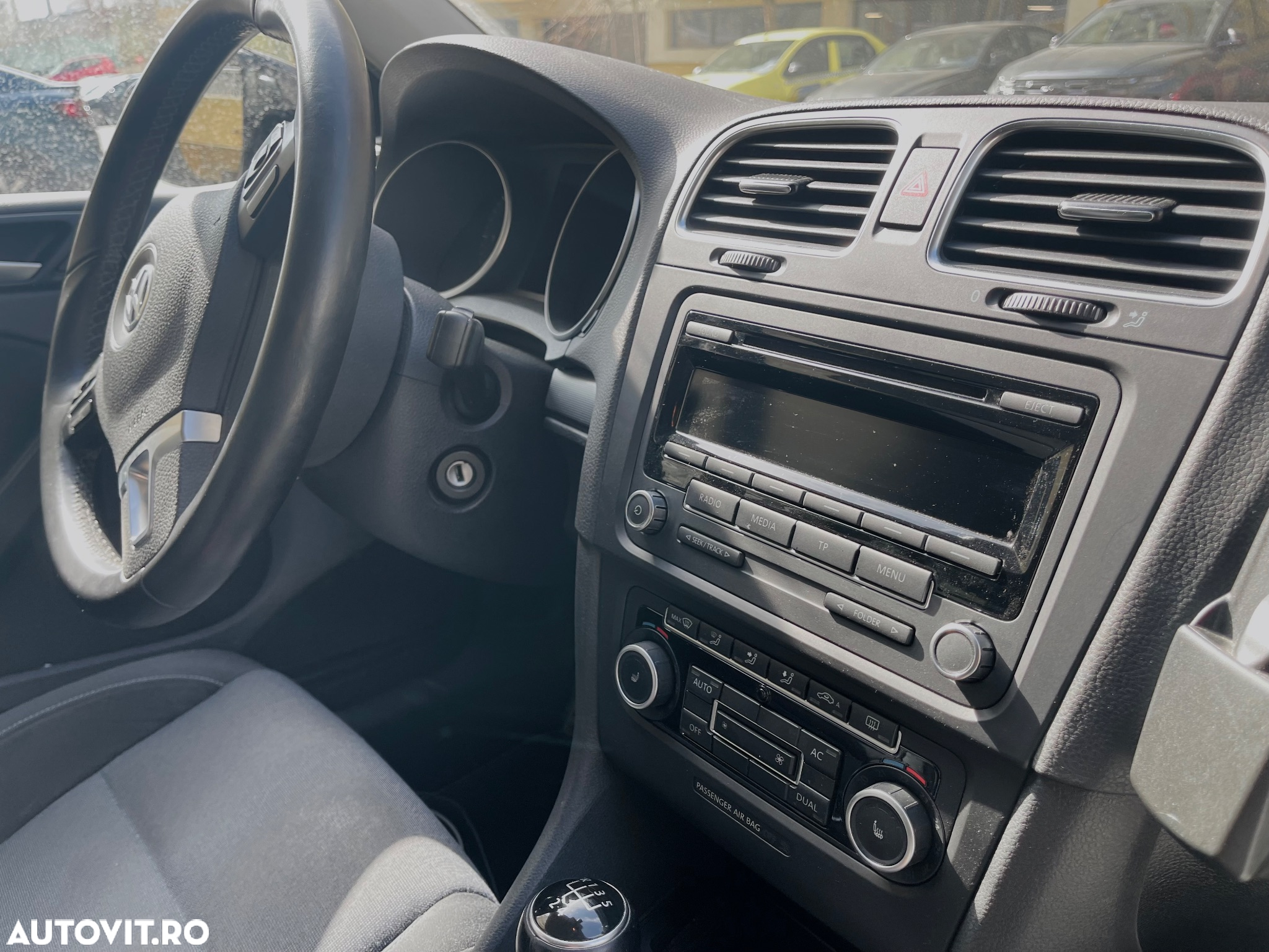 Volkswagen Golf - 23