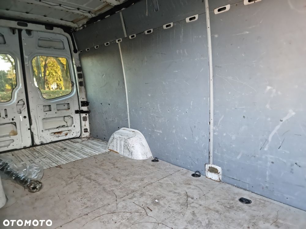 Mercedes-Benz Sprinter - 17