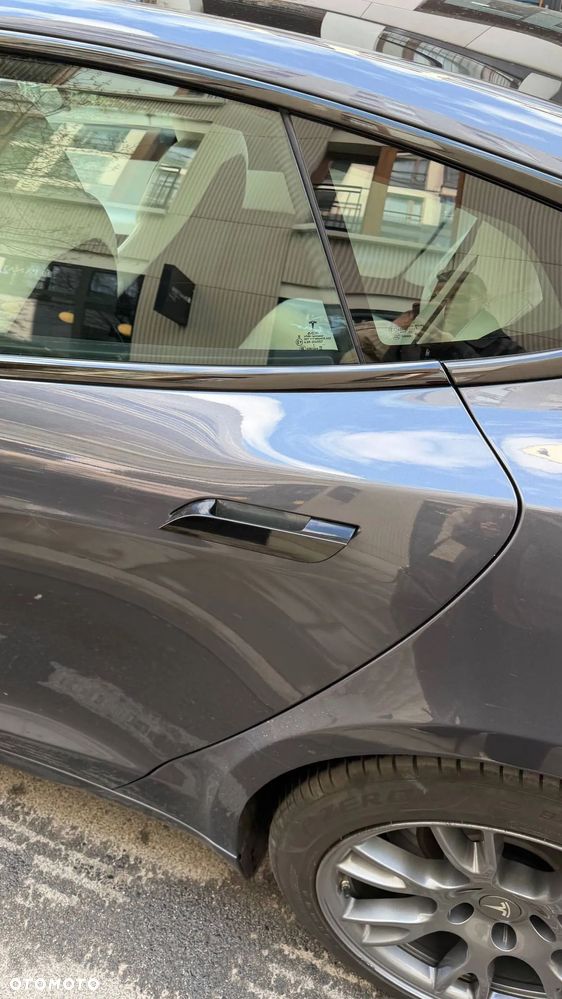 Tesla Model S Long Range - 35