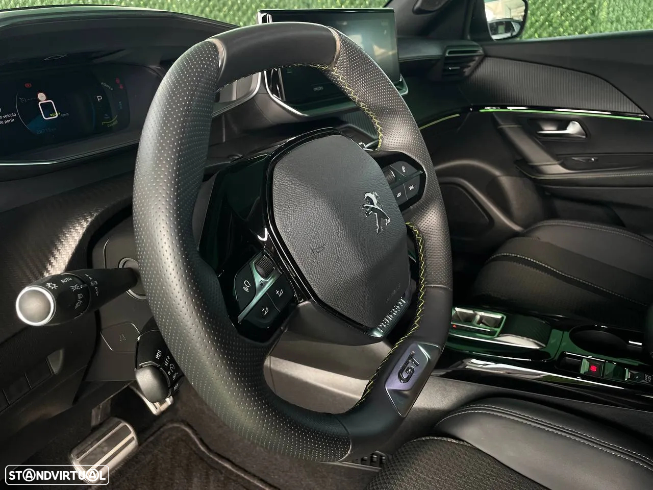 Peugeot e-2008 50 kWh GT - 4