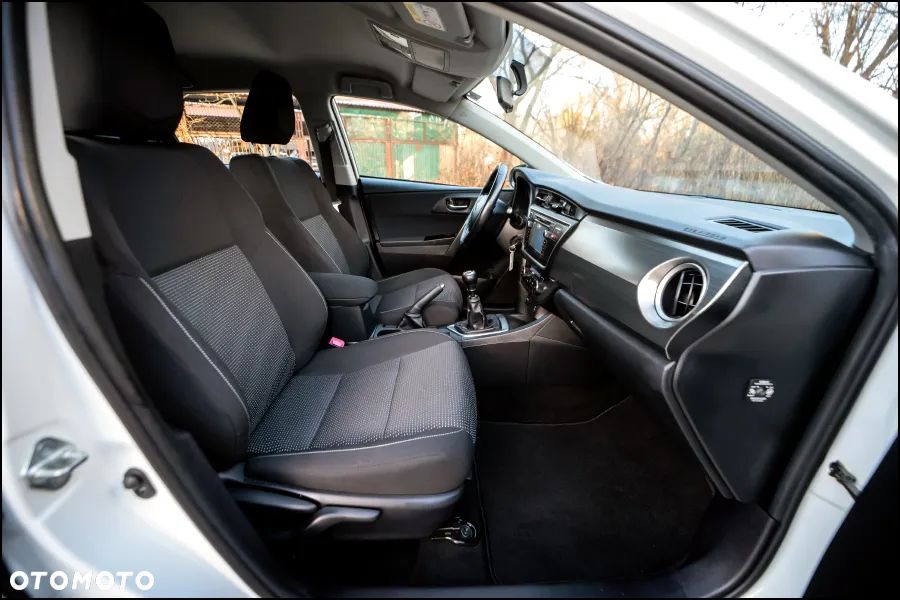 Toyota Auris - 31