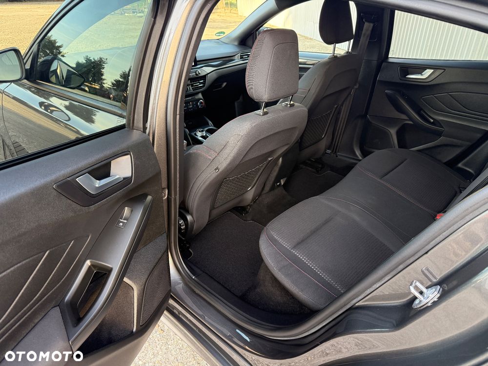Ford Focus 2.0 EcoBlue Titanium X - 14