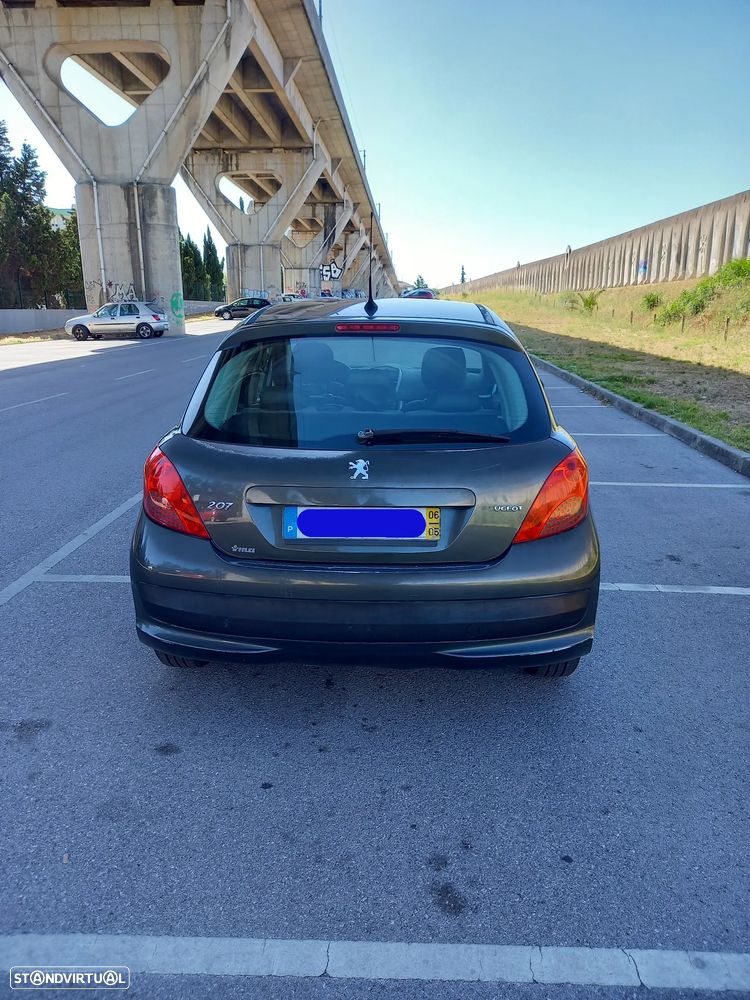 Peugeot 207 - 12