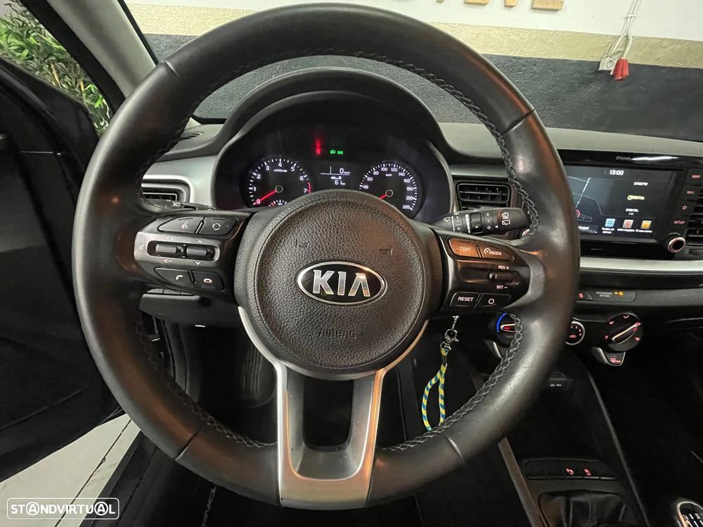 Kia Stonic 1.0 T-GDI Urban - 28