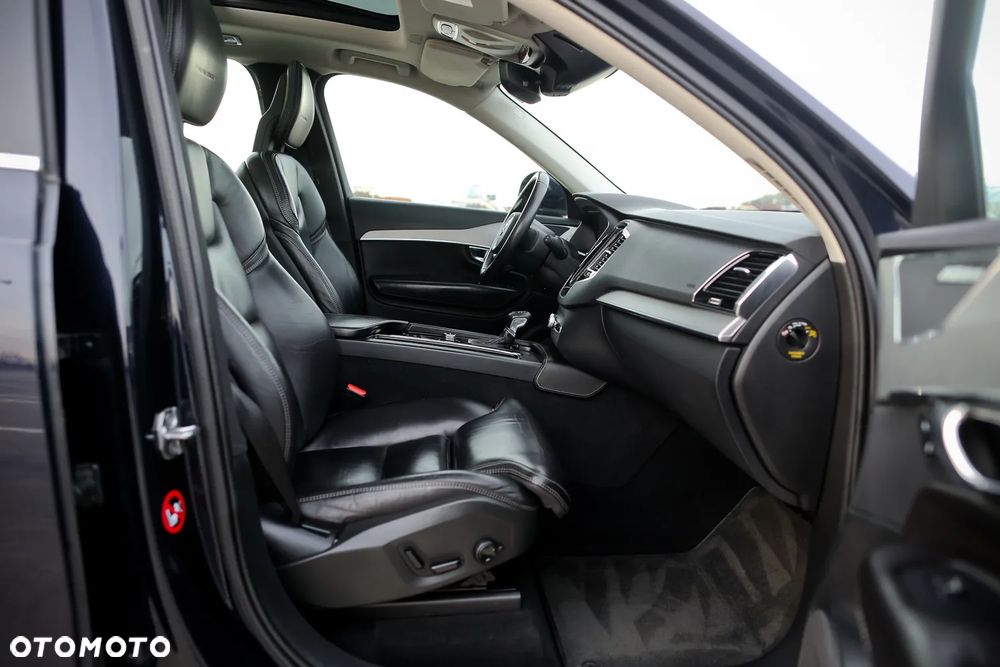 Volvo XC 90 D5 AWD Inscription 7os - 24