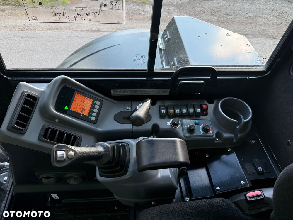 Yanmar Minikoparka Gąsienicowa ViO57 - 33