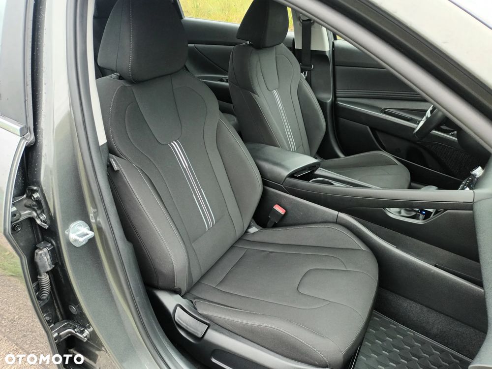 Hyundai Elantra 1.6 Smart CVT - 31