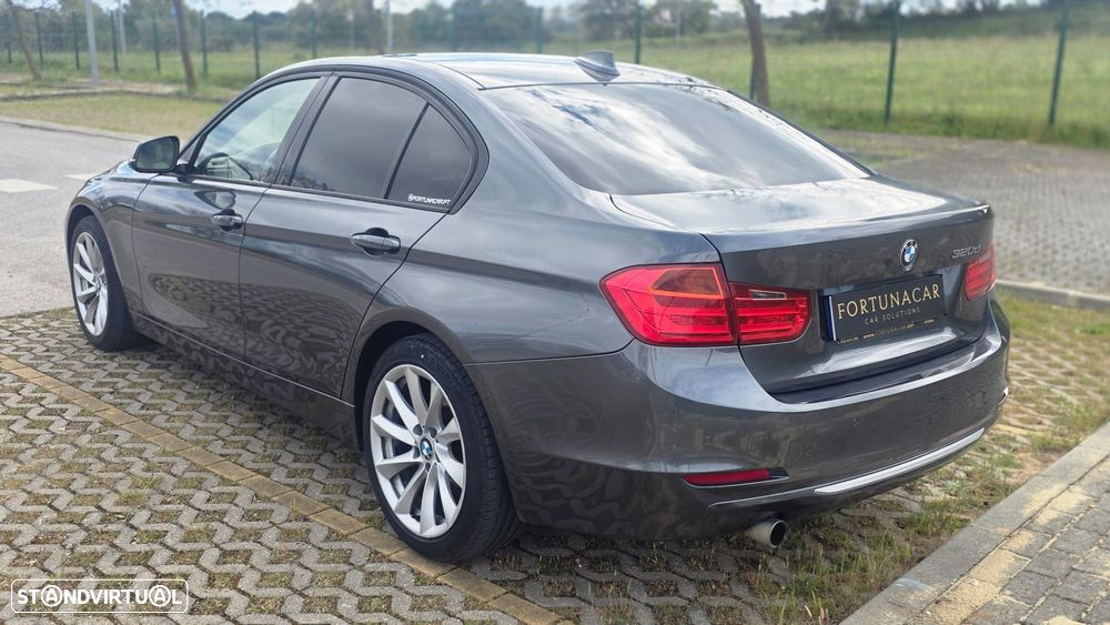 BMW 320 d Auto Line Luxury - 10