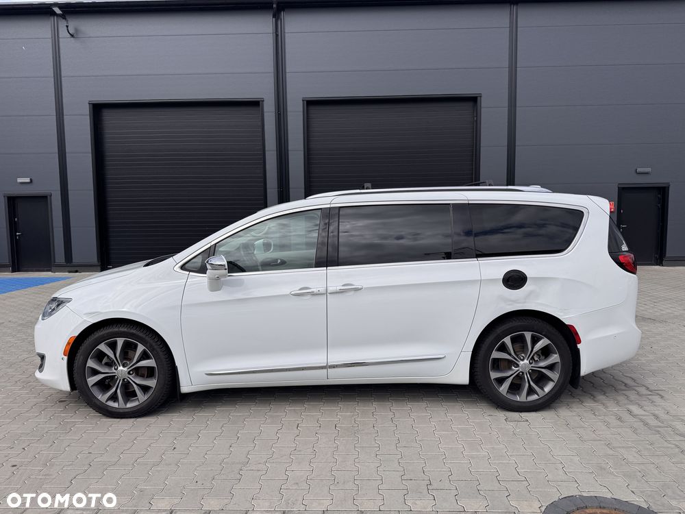 Chrysler Pacifica - 12