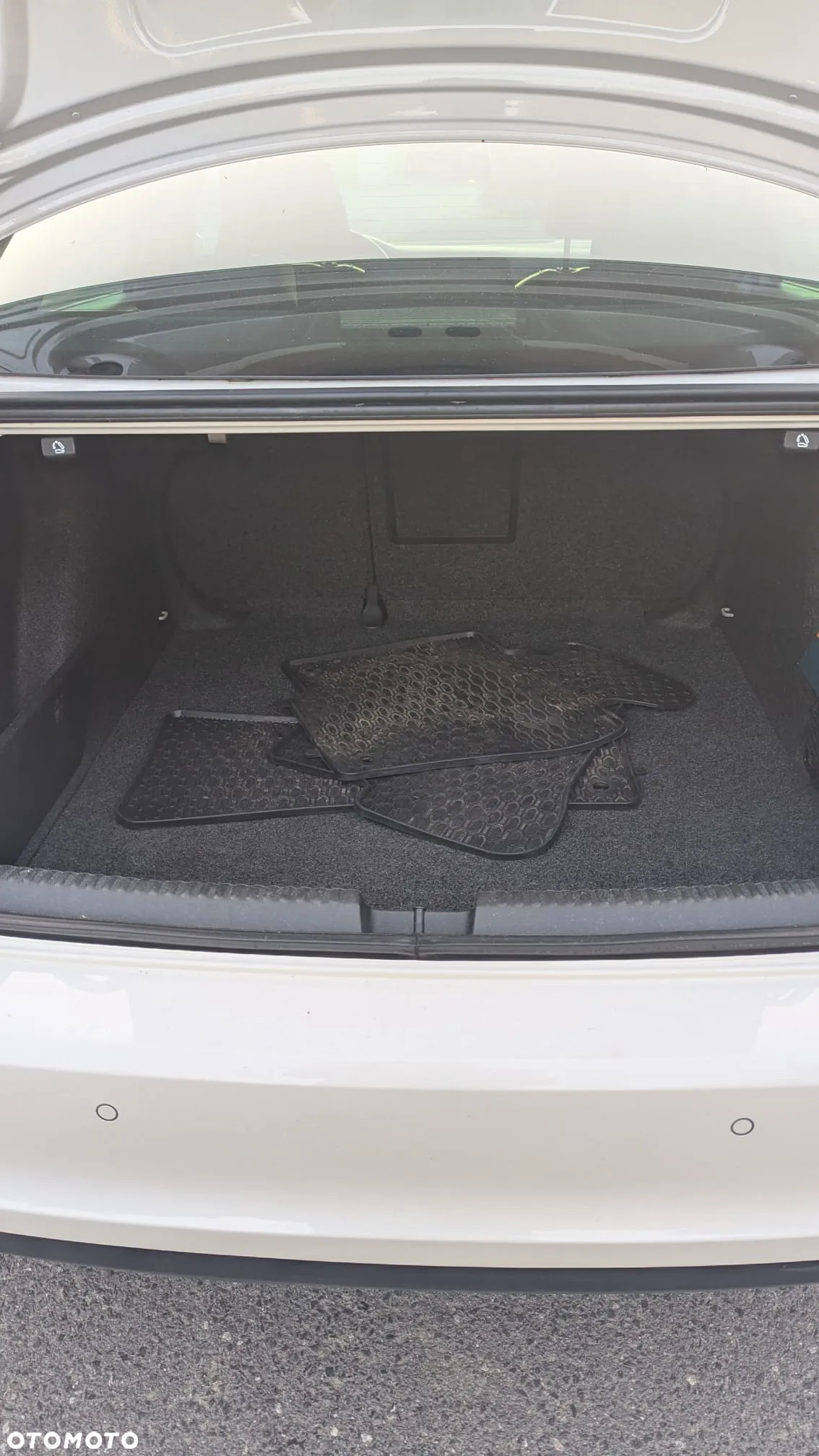 Volkswagen Jetta 2.0 TDI DSG Highline - 23