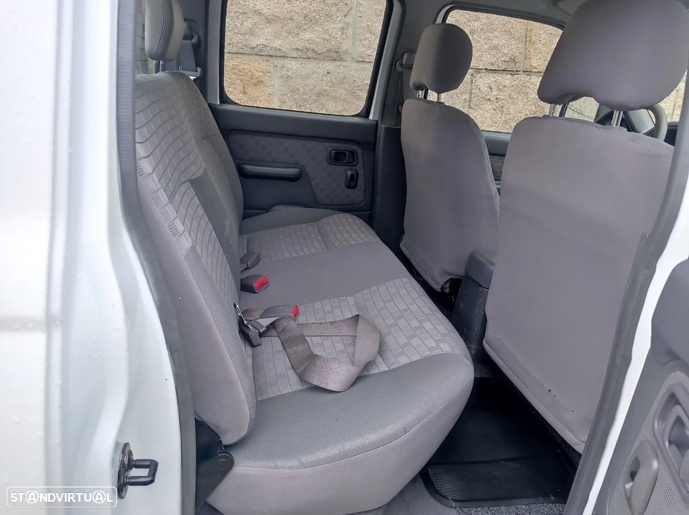 Nissan Pick Up 2.5 TD CD - 10