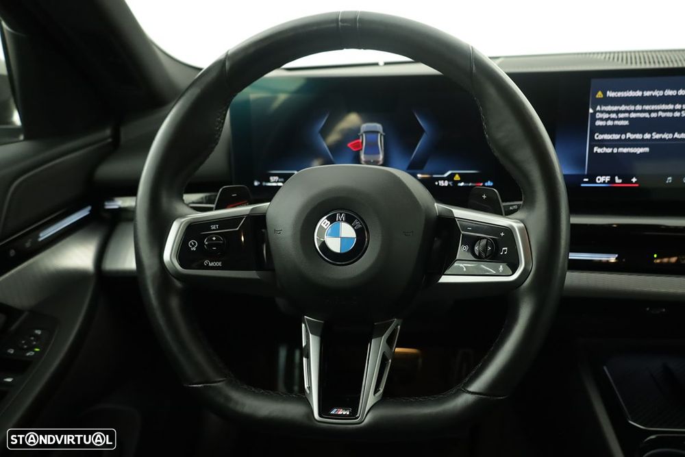 BMW 520 d Pack Desportivo M - 14
