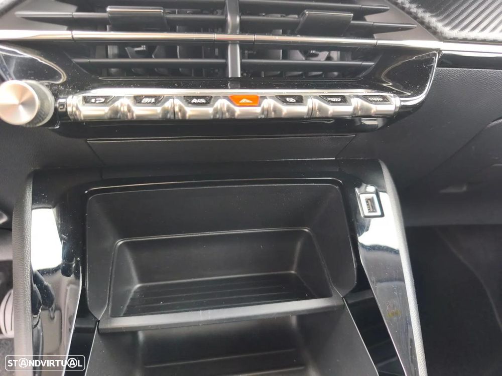 Peugeot 2008 - 9