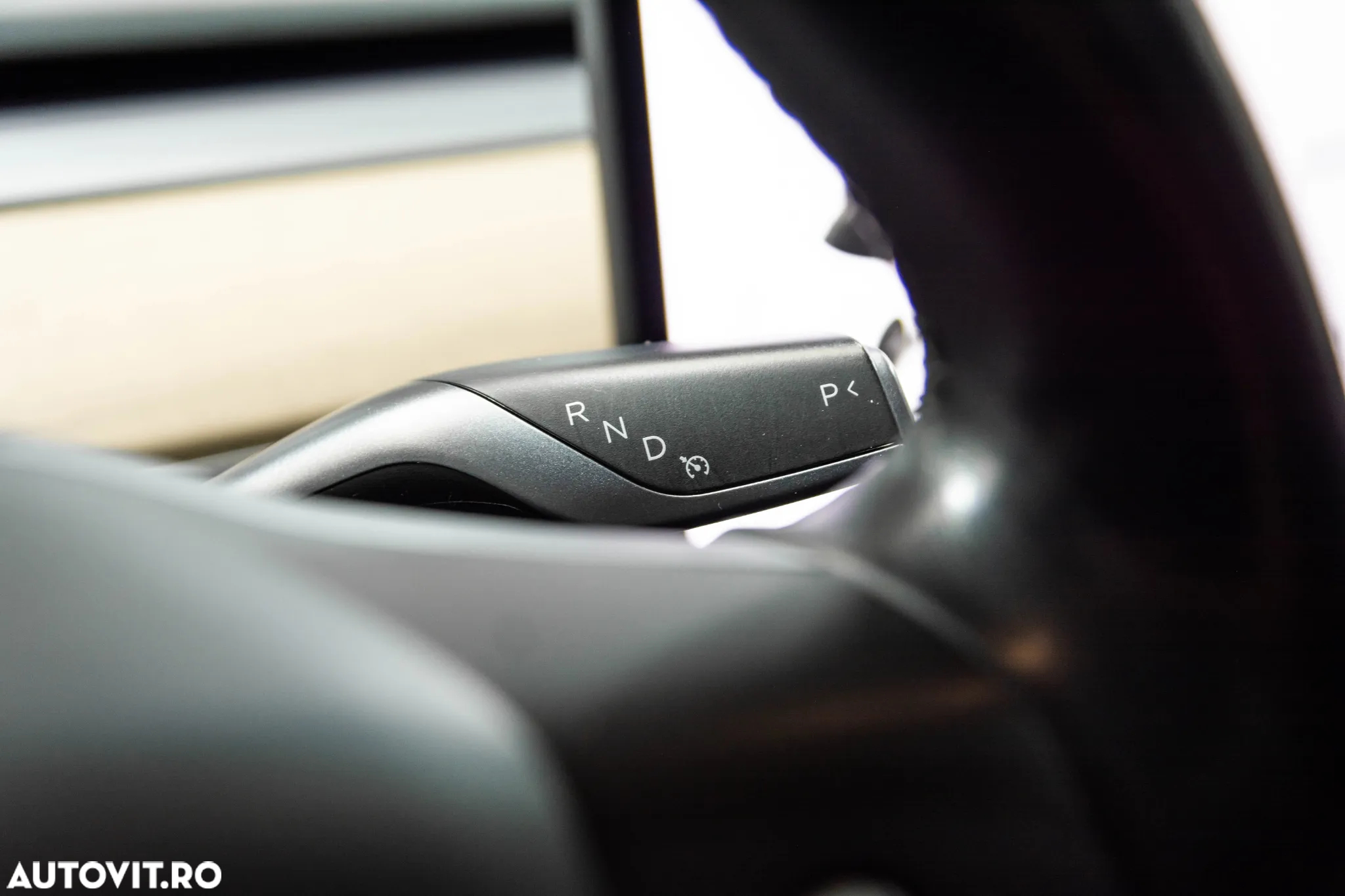 Tesla Model 3 Long Range - 27