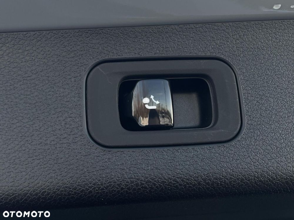 Mercedes-Benz Klasa E - 26