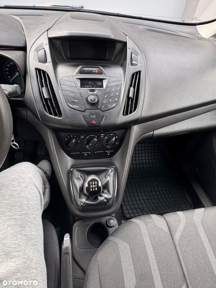 Ford Transit Connect - 16