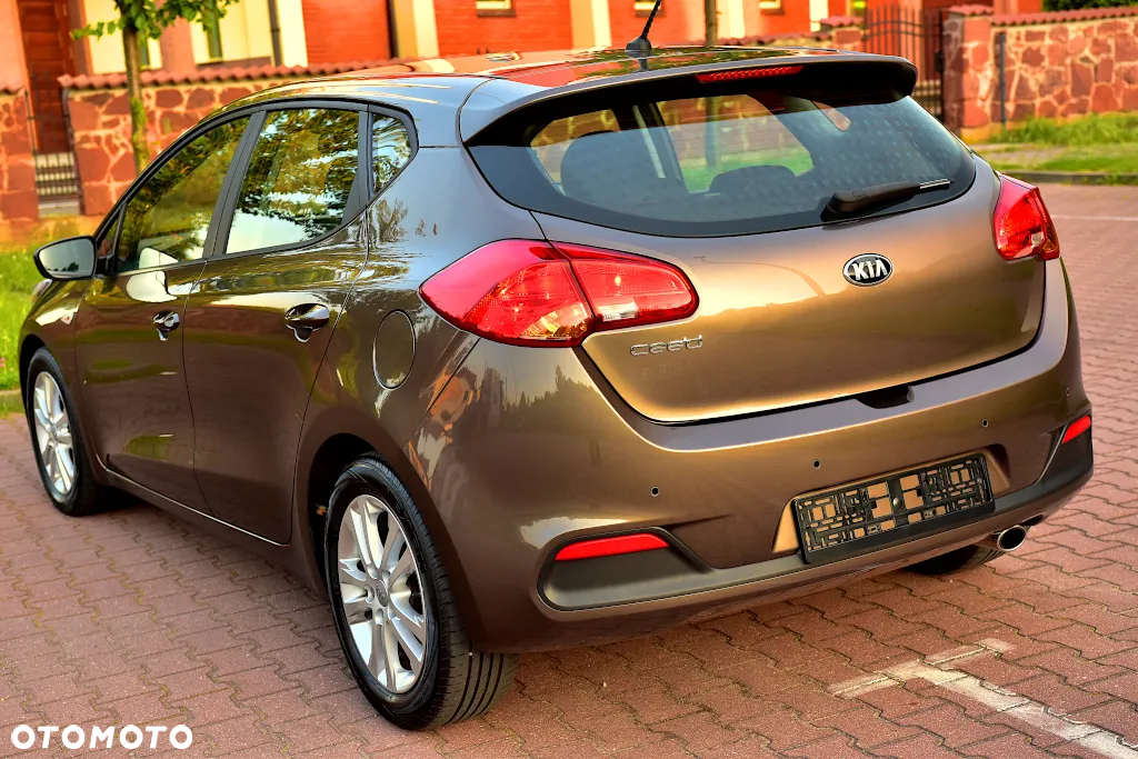 Kia Ceed Cee'd 1.4 L - 6