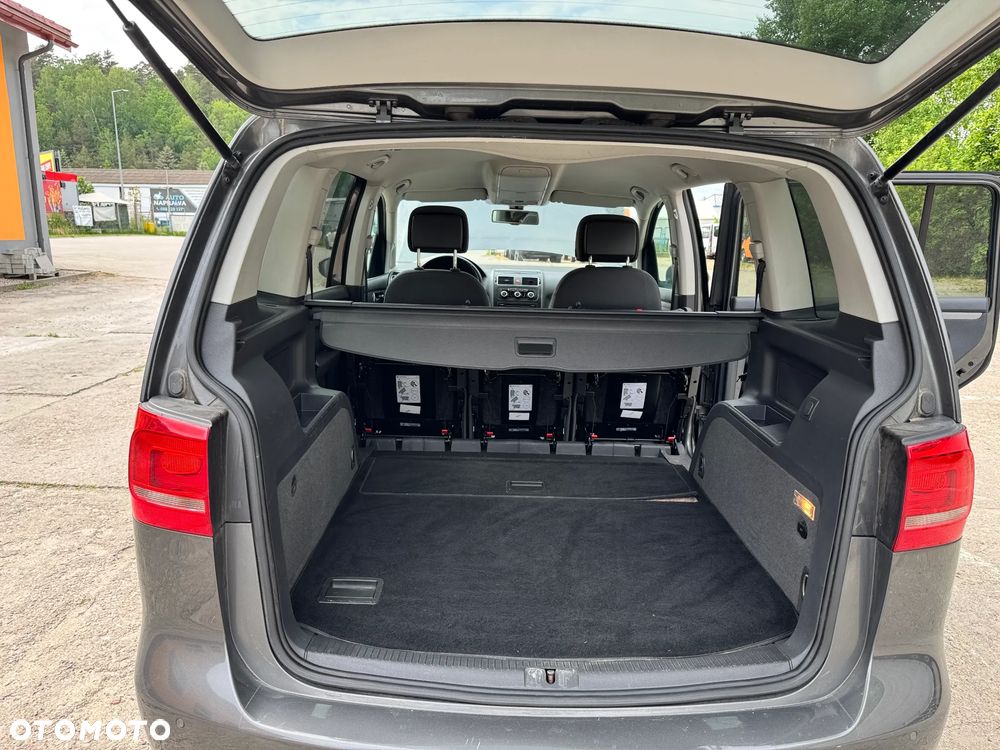 Volkswagen Touran - 21
