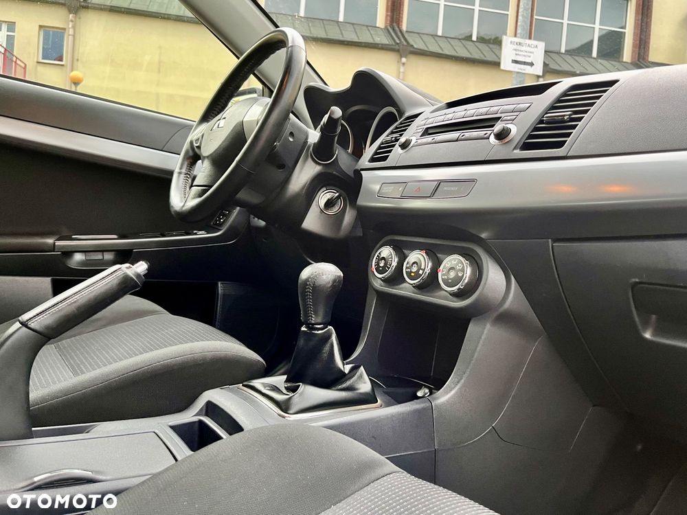 Mitsubishi Lancer 1.5 Inform - 14