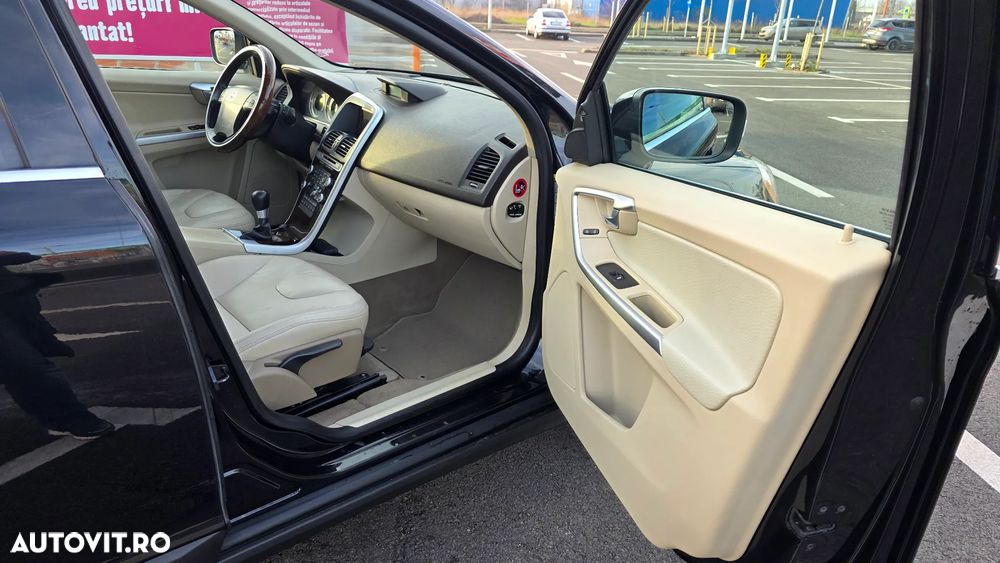 Volvo XC 60 D5 AWD - 24